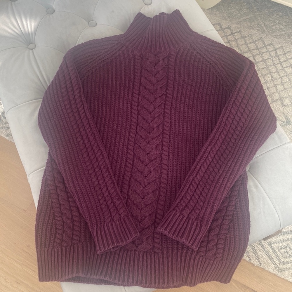 Lululemon heavy cable knit sweater. Size 4